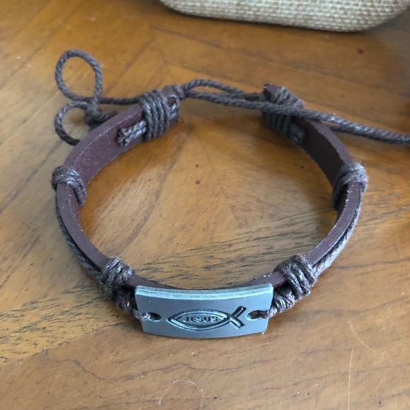 Jesus Leather Bracelet - Picture 2 of 2